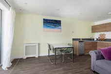 Barking Road, E16 photo 16