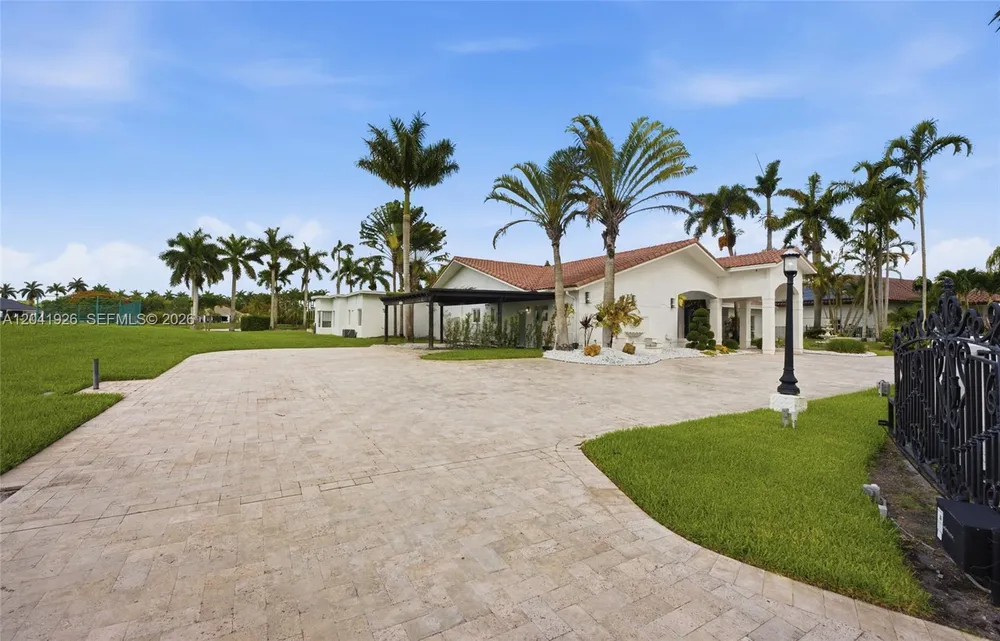 16170 Saddle Ln, Weston, FL 33326