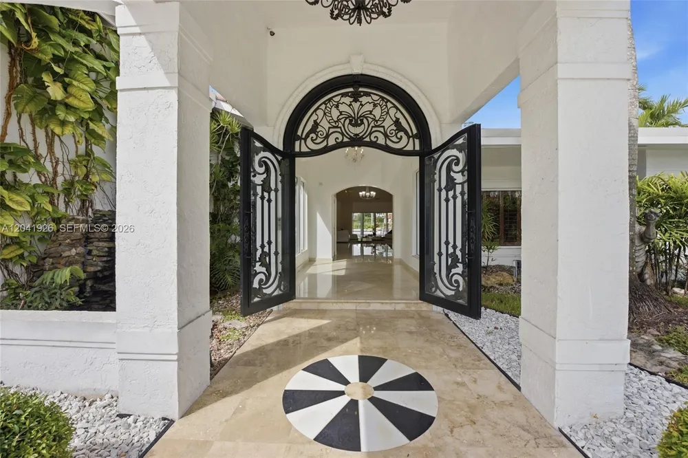 16170 Saddle Ln, Weston, FL 33326