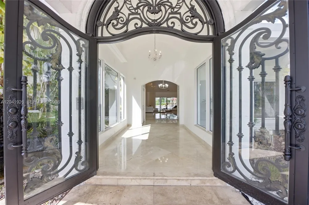 16170 Saddle Ln, Weston, FL 33326