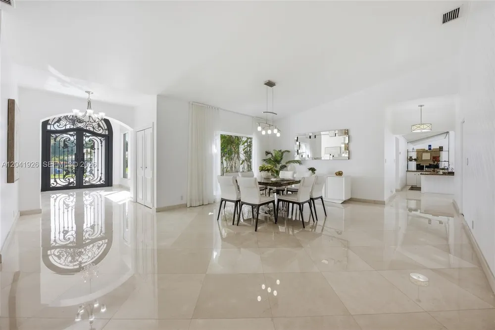 16170 Saddle Ln, Weston, FL 33326
