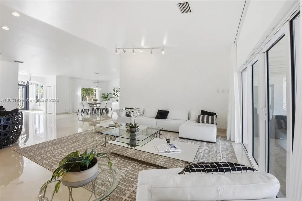 16170 Saddle Ln, Weston, FL 33326