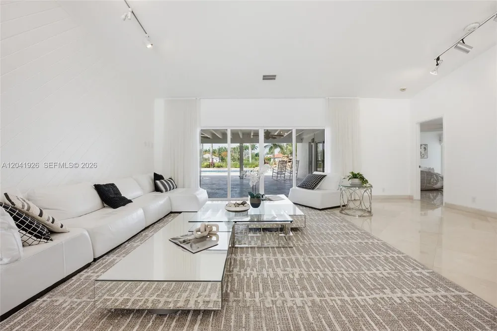 16170 Saddle Ln, Weston, FL 33326