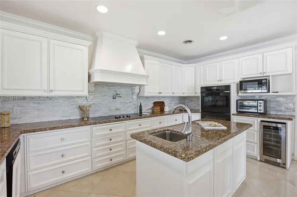 16170 Saddle Ln, Weston, FL 33326
