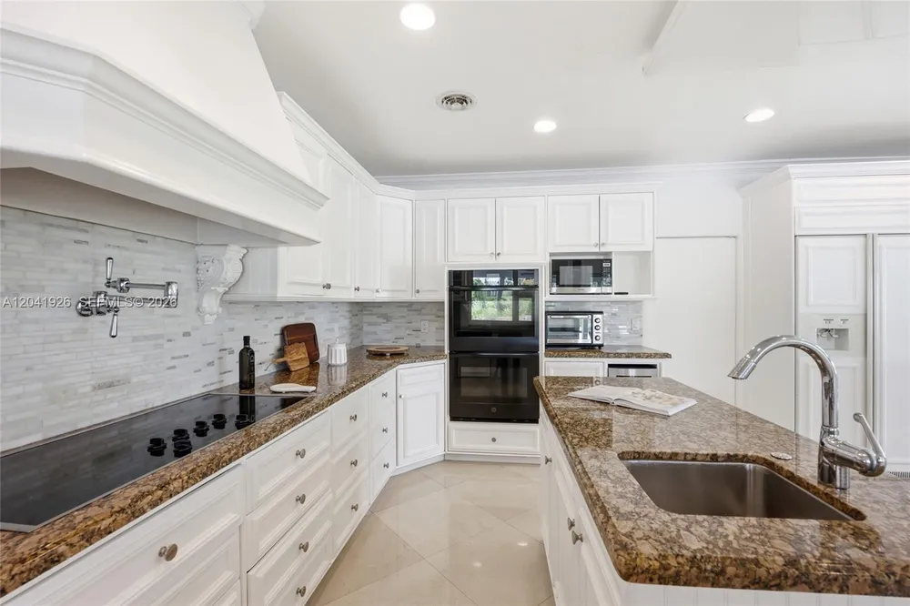 16170 Saddle Ln, Weston, FL 33326
