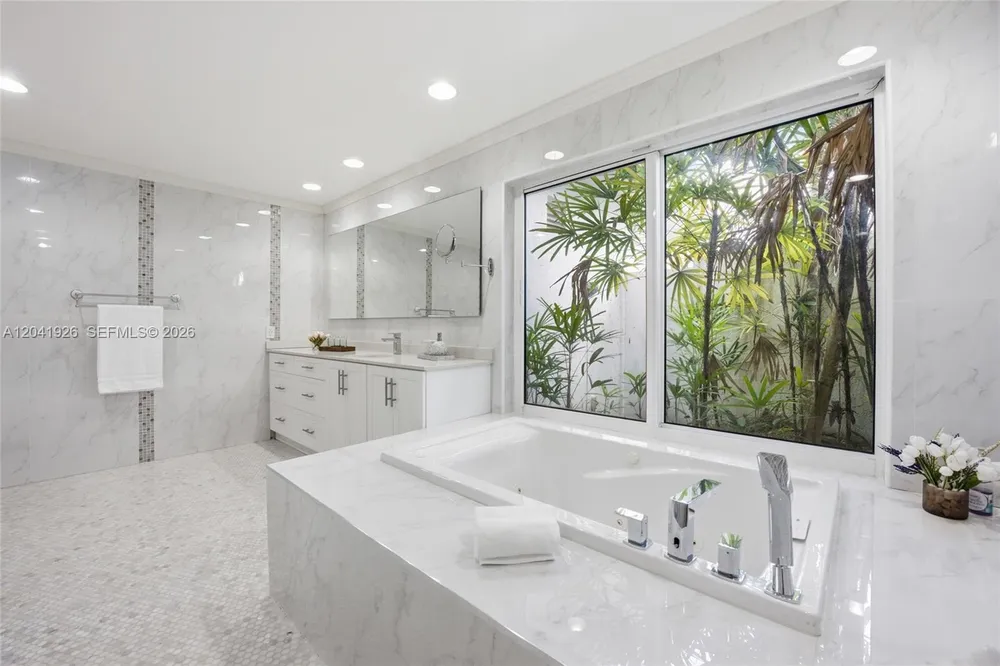 16170 Saddle Ln, Weston, FL 33326