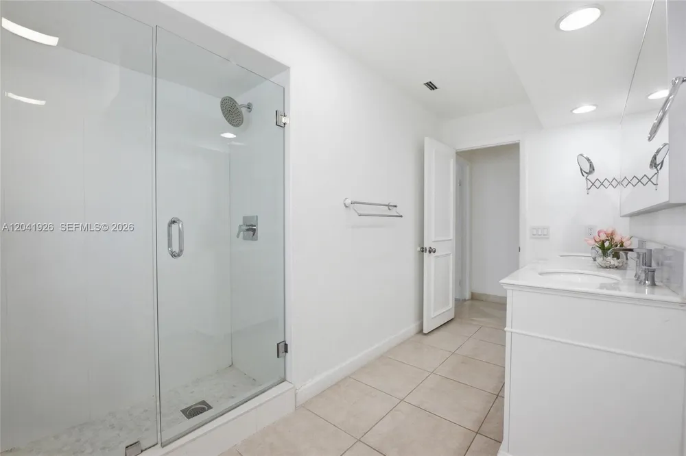 16170 Saddle Ln, Weston, FL 33326