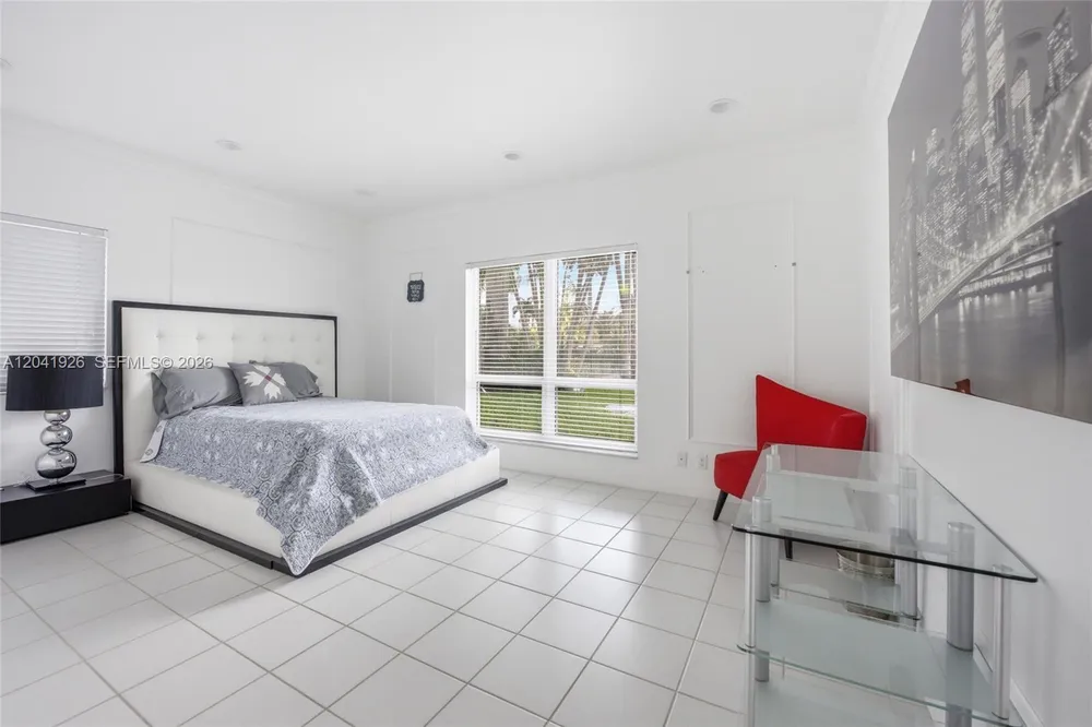 16170 Saddle Ln, Weston, FL 33326
