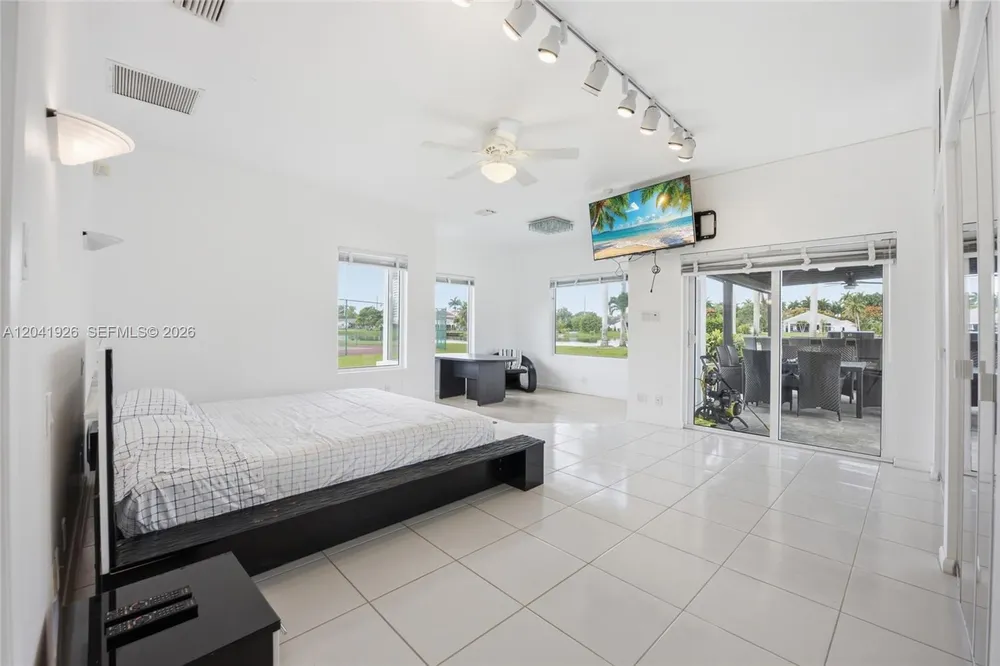 16170 Saddle Ln, Weston, FL 33326