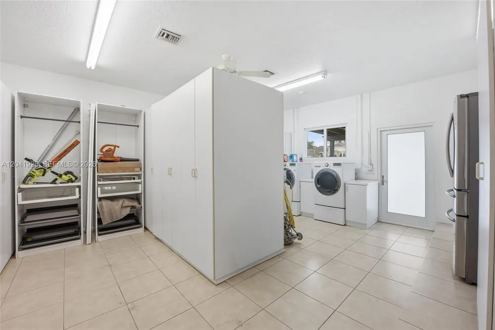 16170 Saddle Ln, Weston, FL 33326