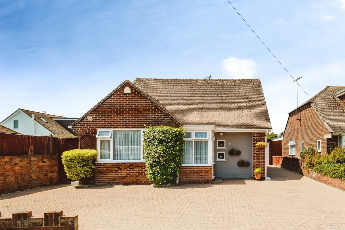 Seaside Close, Lancing