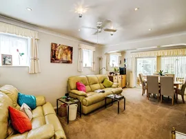 Seaside Close, Lancing thumb 2