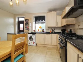 Flanshaw Lane, Wakefield thumb 3