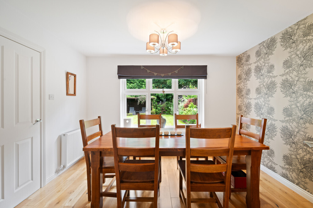 10 Saint Davids Grove, Eskbank, EH22 3FG Image 8