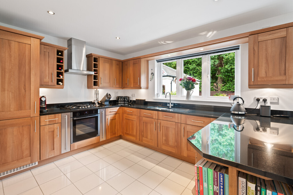 10 Saint Davids Grove, Eskbank, EH22 3FG Image 11