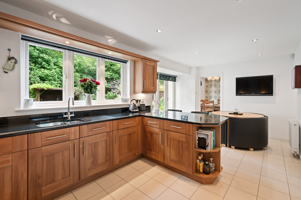 10 Saint Davids Grove, Eskbank, EH22 3FG Image 13