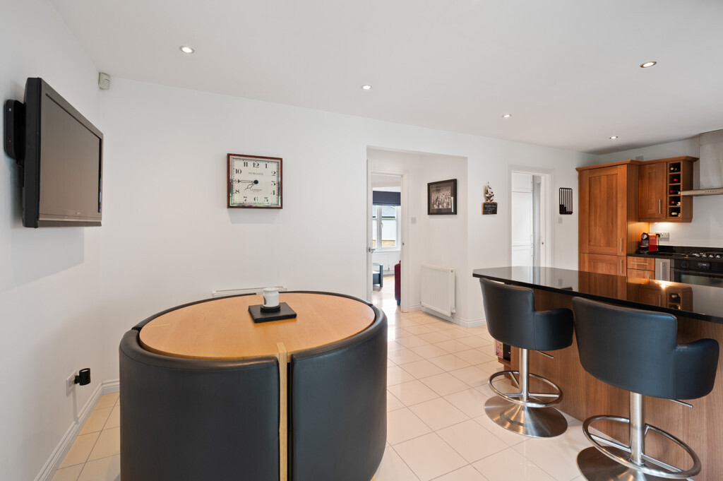 10 Saint Davids Grove, Eskbank, EH22 3FG Image 17