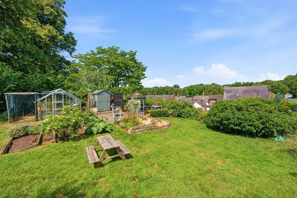 Property carousel item 29
