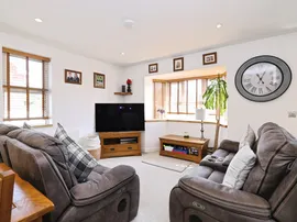 Kitchener Road, Amesbury, Salisbury thumb 2