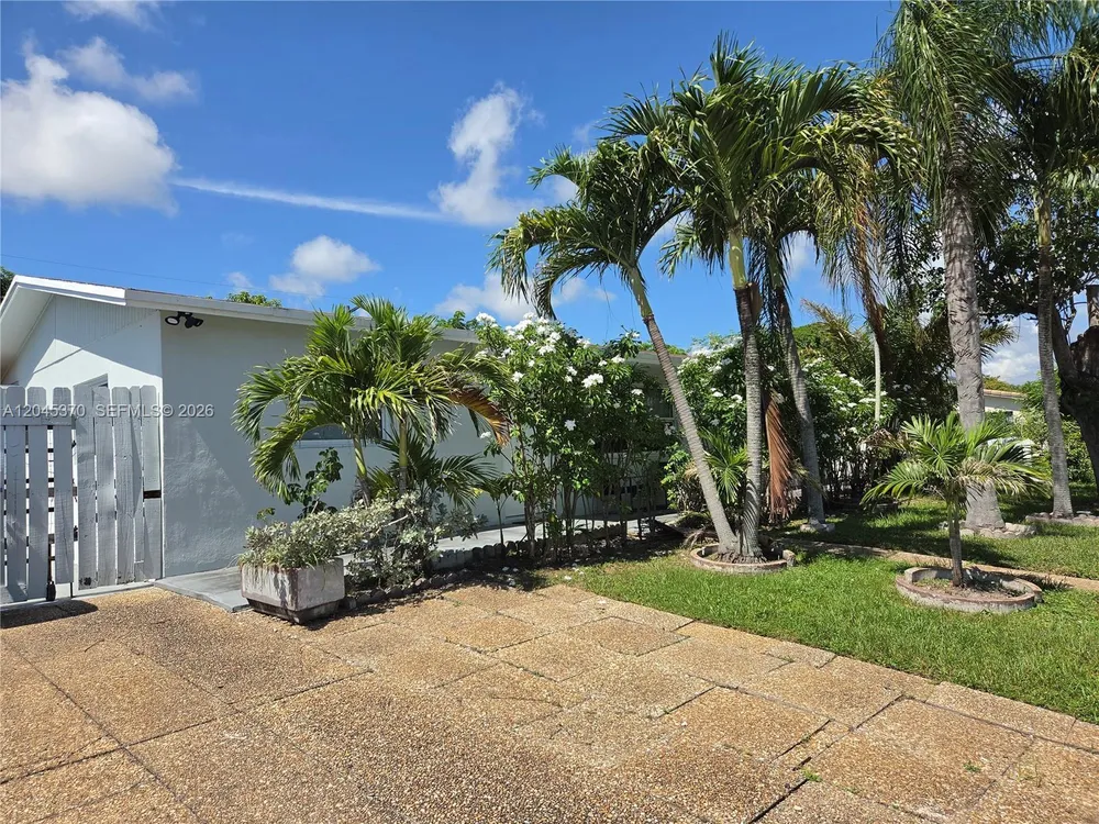 140 NW 18th St, Pompano Beach, FL 33060