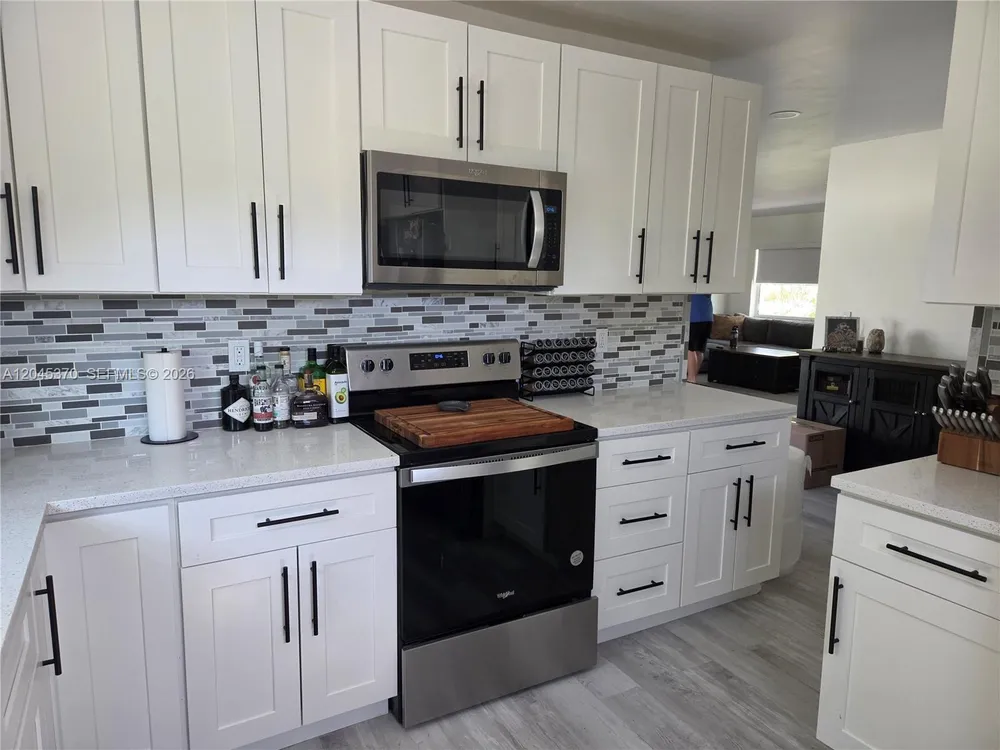 140 NW 18th St, Pompano Beach, FL 33060
