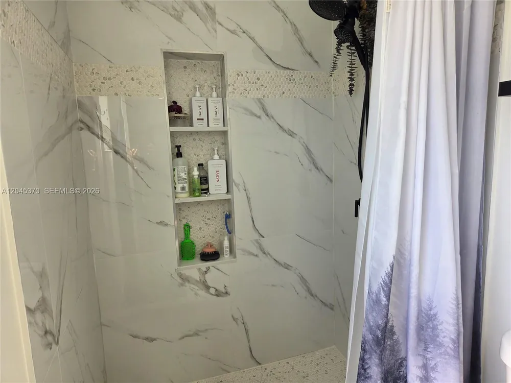 140 NW 18th St, Pompano Beach, FL 33060