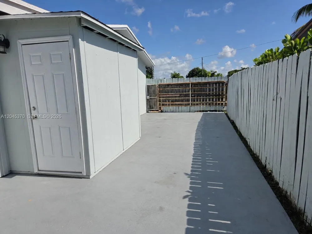 140 NW 18th St, Pompano Beach, FL 33060