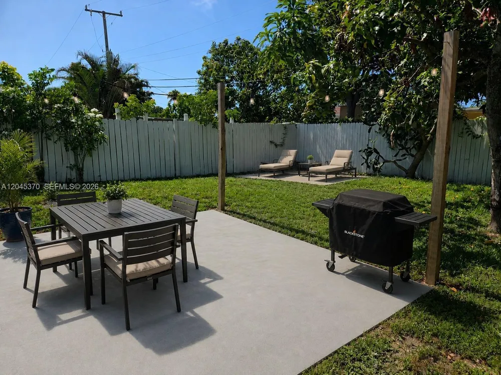 140 NW 18th St, Pompano Beach, FL 33060
