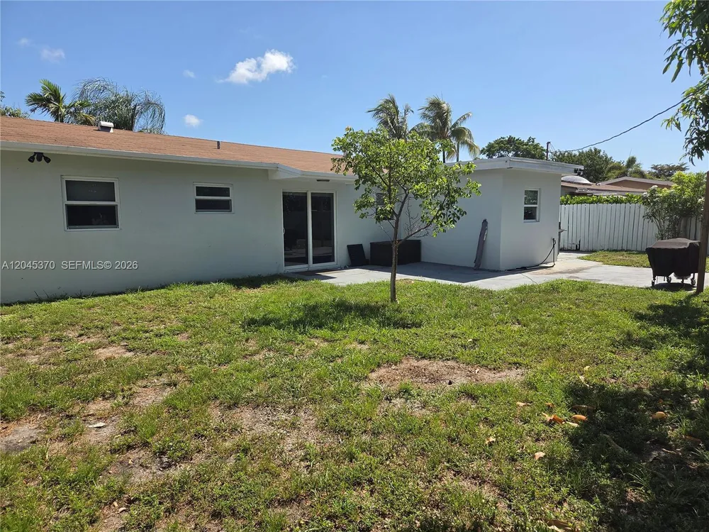 140 NW 18th St, Pompano Beach, FL 33060