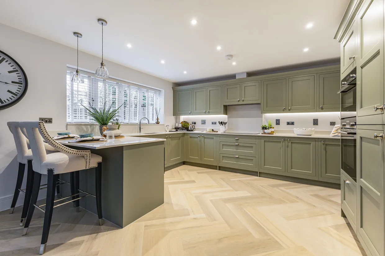 Otway Close, Tadworth, KT20 photo 2