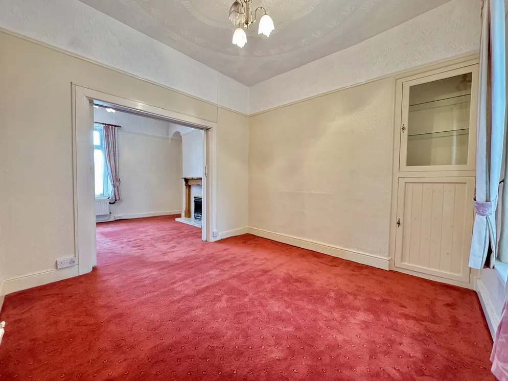 Property carousel item 4