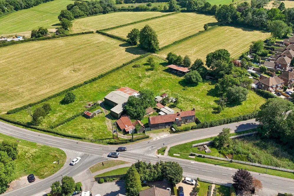 Cockpit Road, Great Kingshill, HP15 photo 15