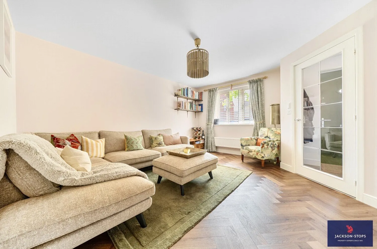 Summerlin Drive, Woburn Sands, MK17 photo 3