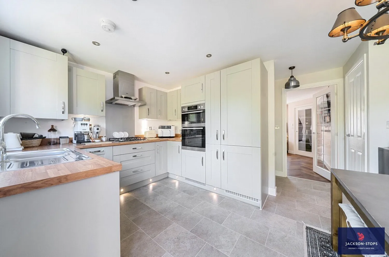 Summerlin Drive, Woburn Sands, MK17 photo 7