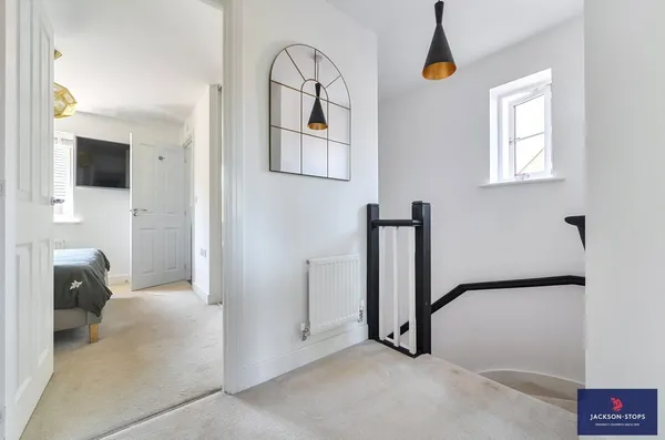Summerlin Drive, Woburn Sands, MK17 photo 8