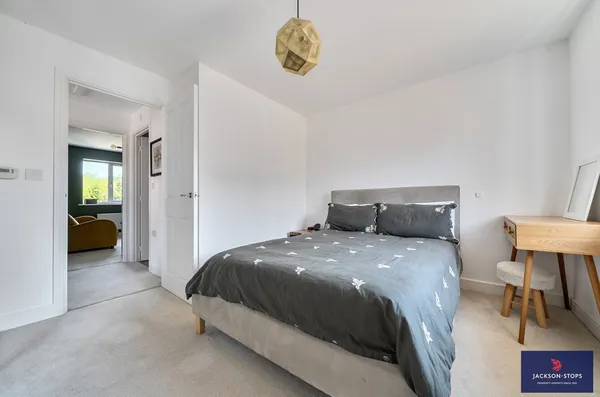 Summerlin Drive, Woburn Sands, MK17 photo 11