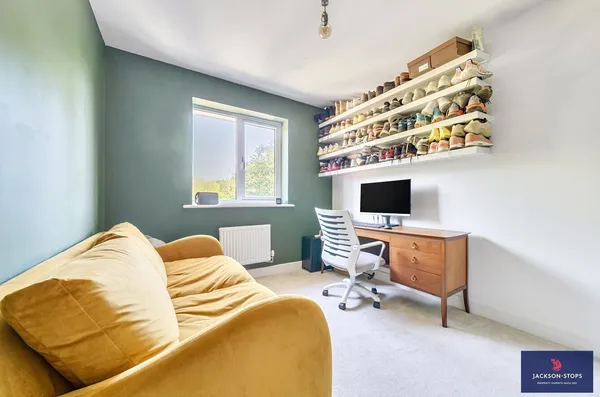 Summerlin Drive, Woburn Sands, MK17 photo 13