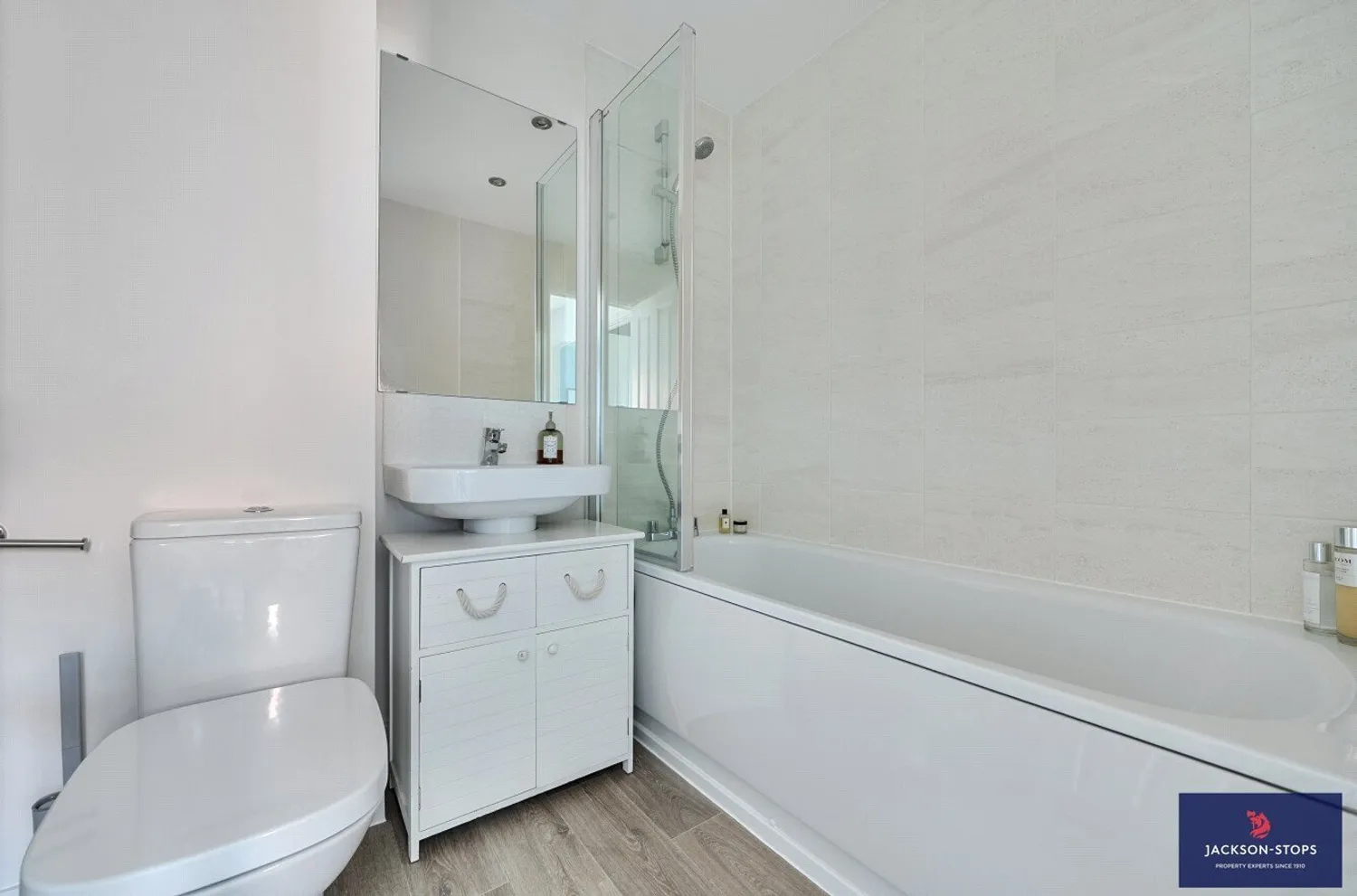 Summerlin Drive, Woburn Sands, MK17 photo 14
