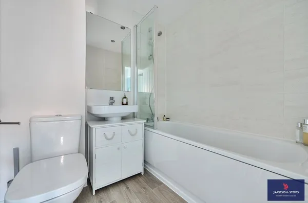 Summerlin Drive, Woburn Sands, MK17 photo 14