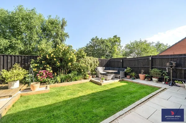Summerlin Drive, Woburn Sands, MK17 photo 16