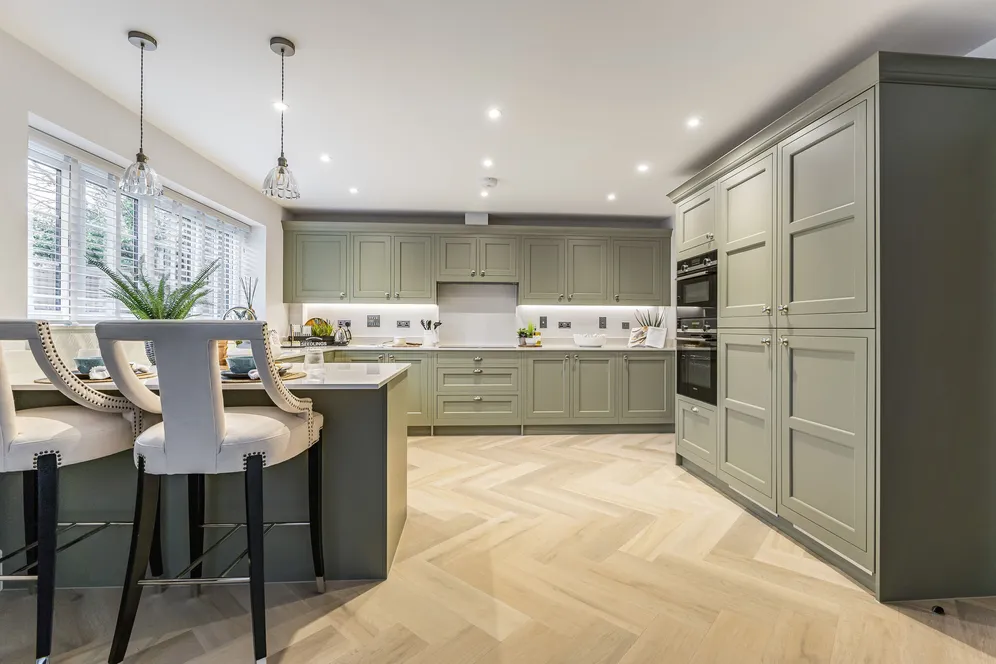 Otway Close, Tadworth, KT20 photo 2