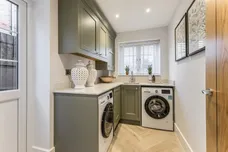Otway Close, Tadworth, KT20 photo 3