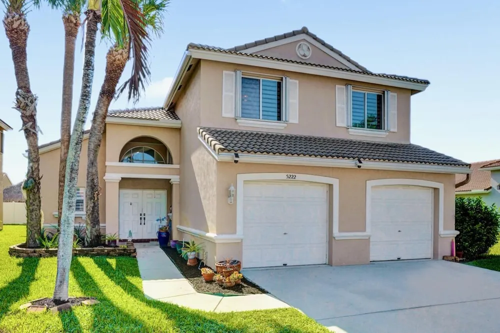 5222 Prairie Dunes Village Circle, Lake Worth Beach, FL 33463