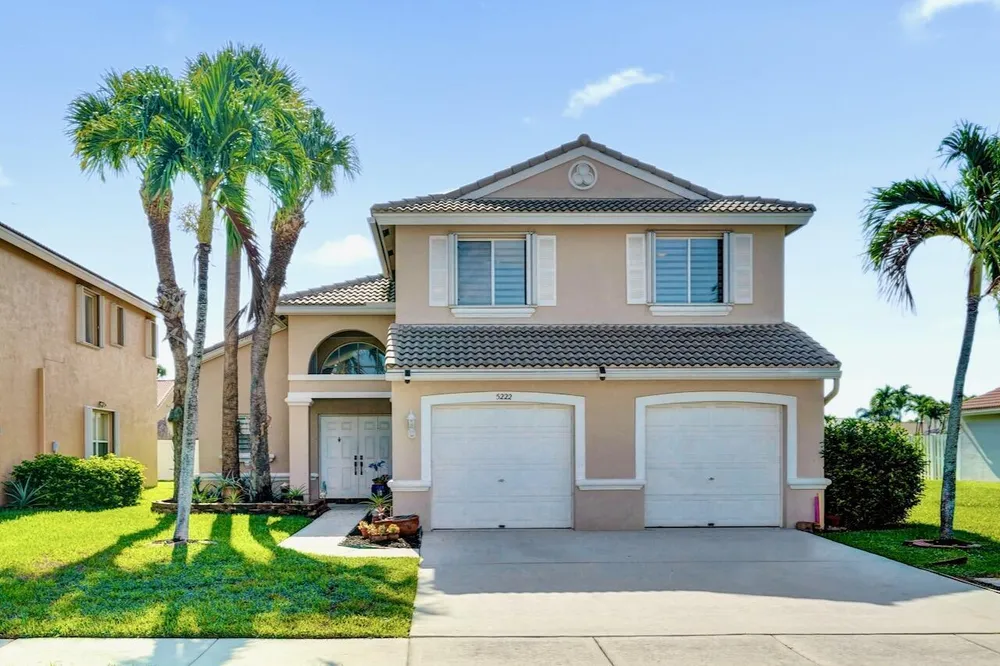 5222 Prairie Dunes Village Circle, Lake Worth Beach, FL 33463