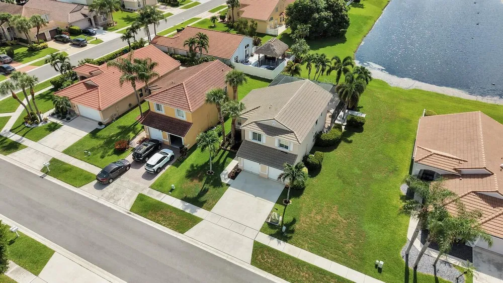5222 Prairie Dunes Village Circle, Lake Worth Beach, FL 33463