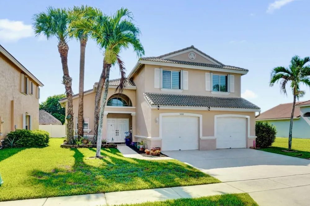 5222 Prairie Dunes Village Circle, Lake Worth Beach, FL 33463