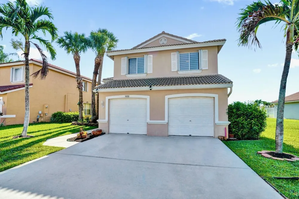 5222 Prairie Dunes Village Circle, Lake Worth Beach, FL 33463
