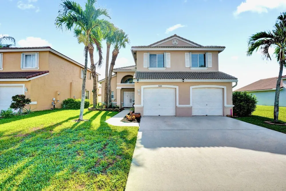 5222 Prairie Dunes Village Circle, Lake Worth Beach, FL 33463