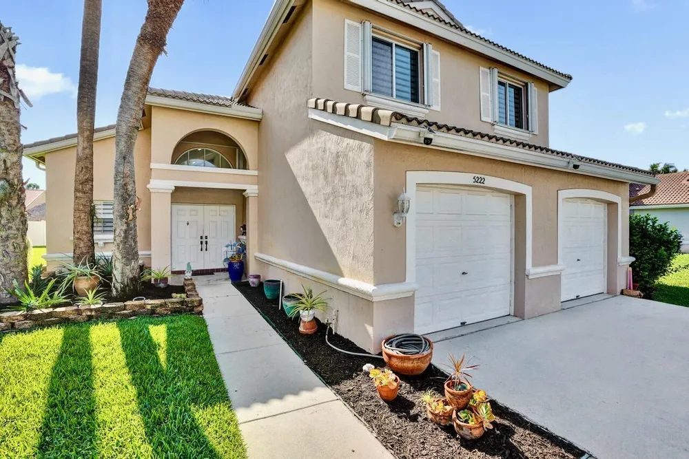 5222 Prairie Dunes Village Circle, Lake Worth Beach, FL 33463