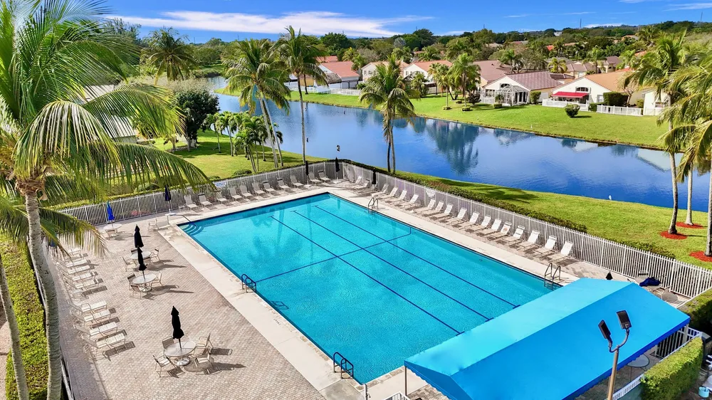 5222 Prairie Dunes Village Circle, Lake Worth Beach, FL 33463